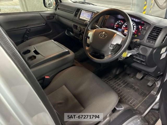 Toyota HIACE VAN 2019-03 8647413-3