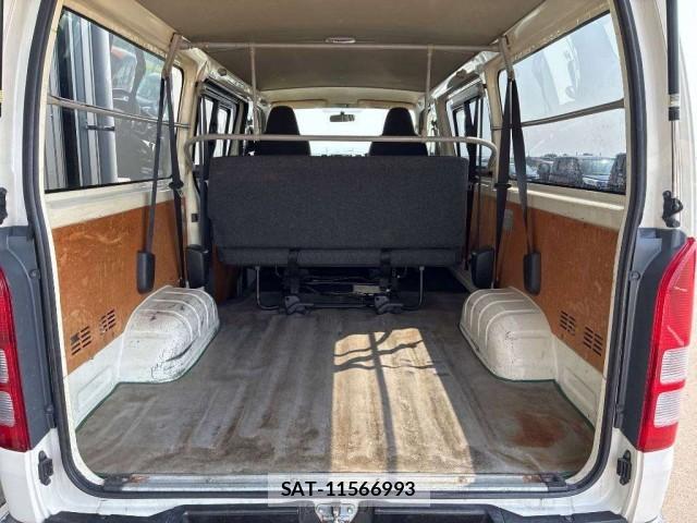 Toyota HIACE VAN 2016-01 8647427-2