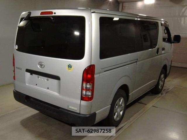 Toyota HIACE VAN 2021-07 8647429-1