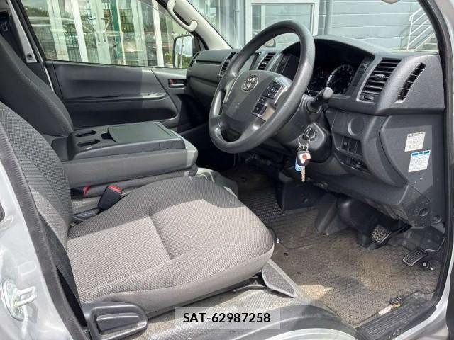 Toyota HIACE VAN 2021-07 8647429-3