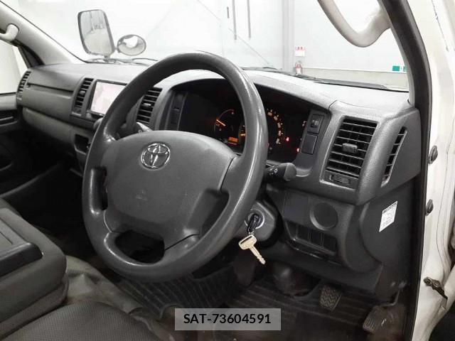 Toyota HIACE VAN 2016-07 8647431-3