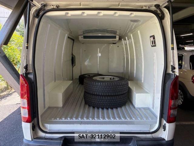 Toyota HIACE VAN 2018-08 8647438-2