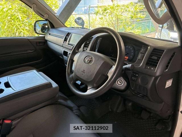 Toyota HIACE VAN 2018-08 8647438-3