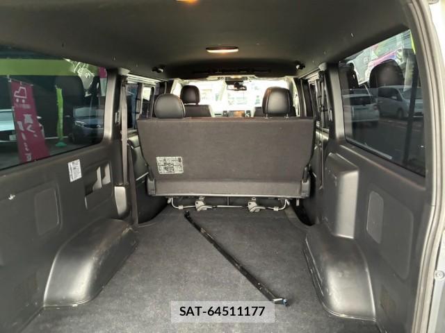 Toyota HIACE VAN 2025-05 8647439-2