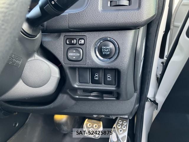 Toyota HIACE VAN 2015-11 8647613-12