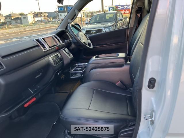 Toyota HIACE VAN 2015-11 8647613-7