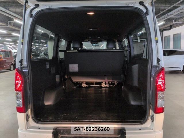 Toyota HIACE VAN 2025-04 8649077-3