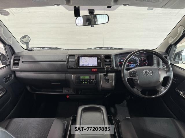 Toyota HIACE VAN 2017-04 8649414-1
