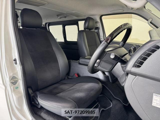 Toyota HIACE VAN 2017-04 8649414-9