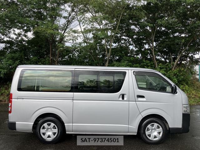 Toyota HIACE VAN 2023-07 8649851-2