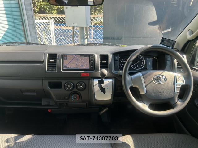 Toyota HIACE VAN 2022-07 8650134-12