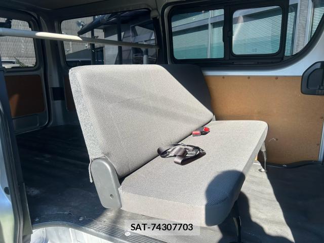 Toyota HIACE VAN 2022-07 8650134-14