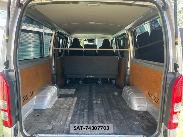 Toyota HIACE VAN 2022-07 8650134-15