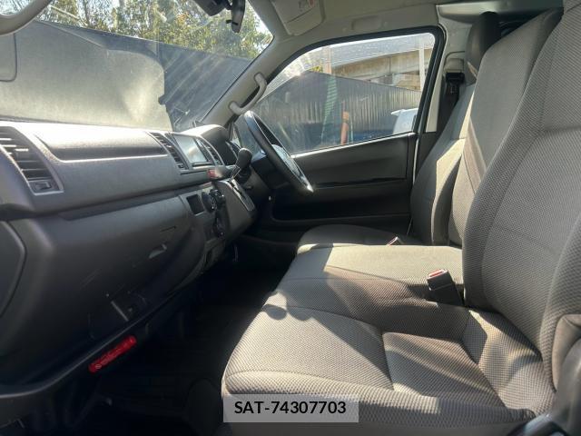 Toyota HIACE VAN 2022-07 8650134-16