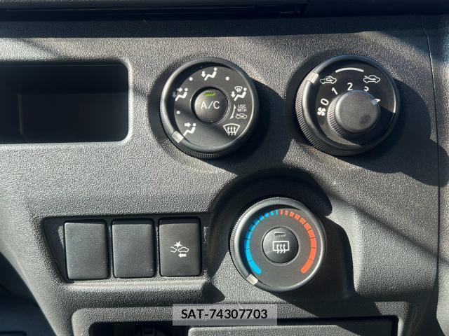 Toyota HIACE VAN 2022-07 8650134-6