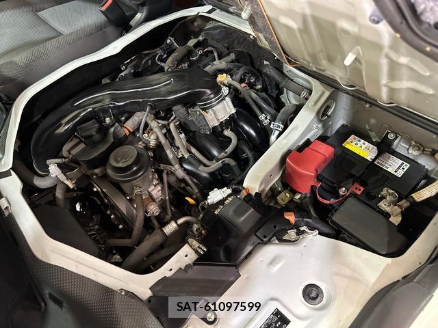 Toyota HIACE VAN 2019-08 8650911-18