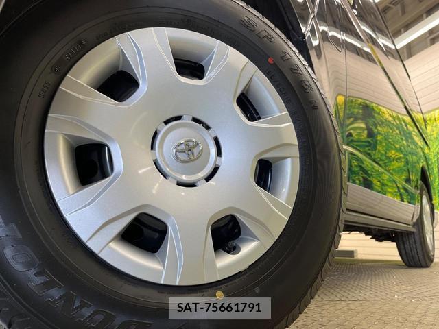 Toyota HIACE VAN 2026-04 8651132-13