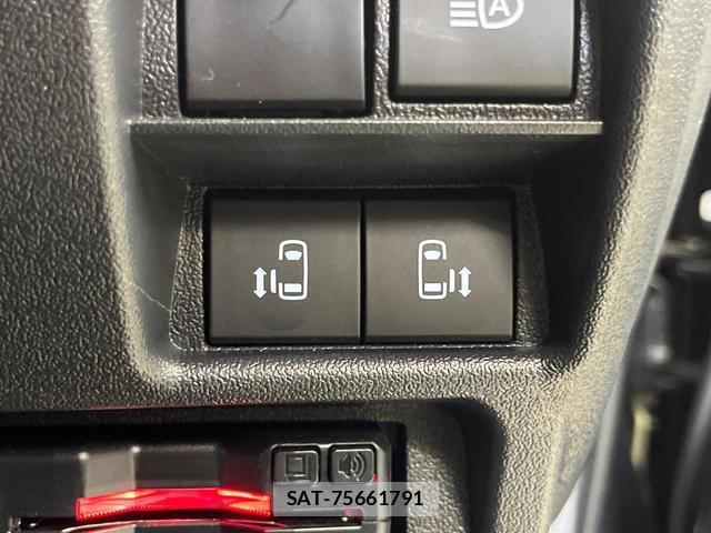 Toyota HIACE VAN 2026-04 8651132-4