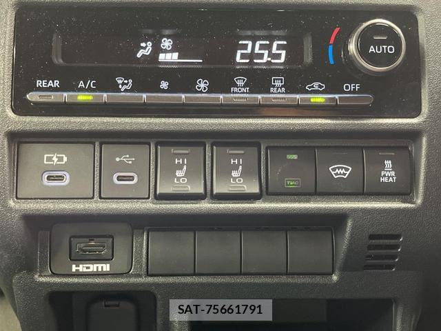 Toyota HIACE VAN 2026-04 8651132-8