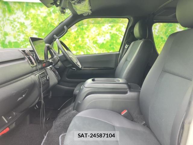 Toyota HIACE VAN 2024-06 8651160-5