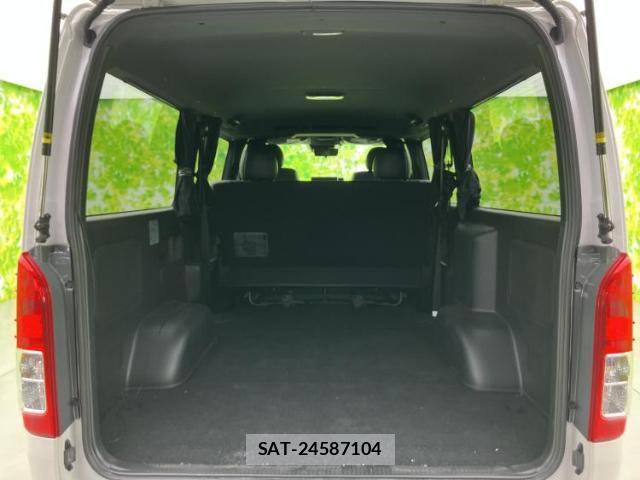 Toyota HIACE VAN 2024-06 8651160-7