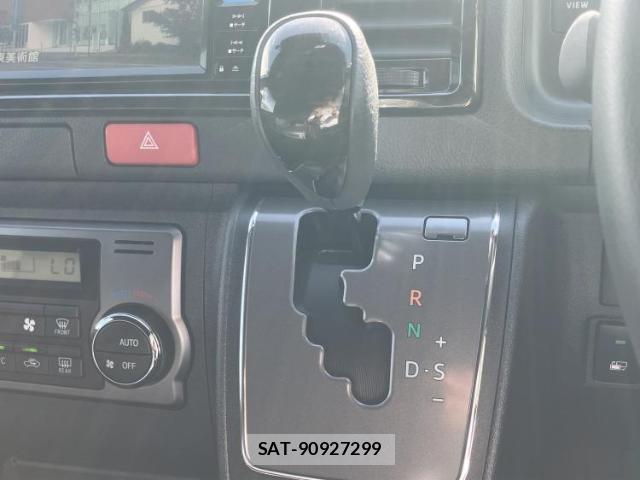 Toyota HIACE VAN 2024-03 8651583-17