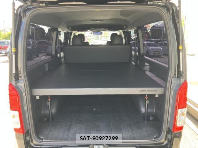 Toyota HIACE VAN 2024-03 8651583-7