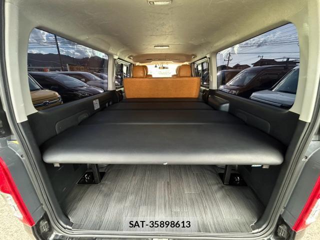 Toyota HIACE VAN 2019-08 8652279-16