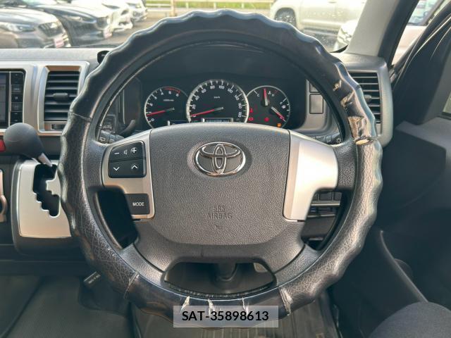 Toyota HIACE VAN 2019-08 8652279-17