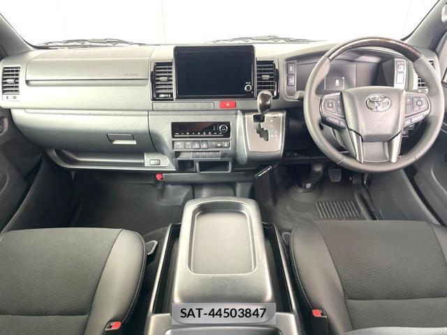 Toyota HIACE VAN 2026-04 8652457-1