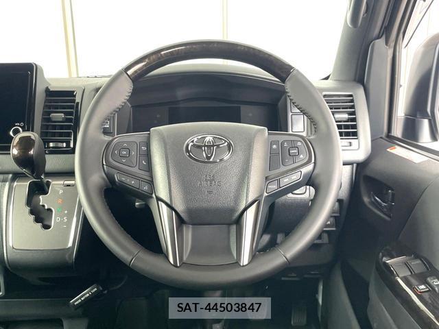 Toyota HIACE VAN 2026-04 8652457-11
