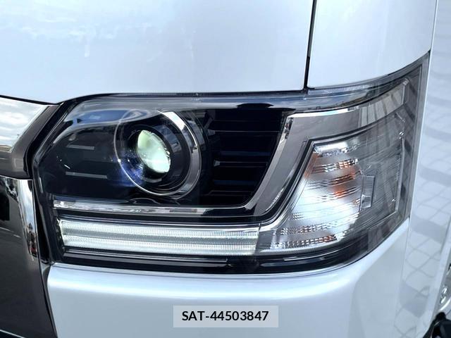 Toyota HIACE VAN 2026-04 8652457-12