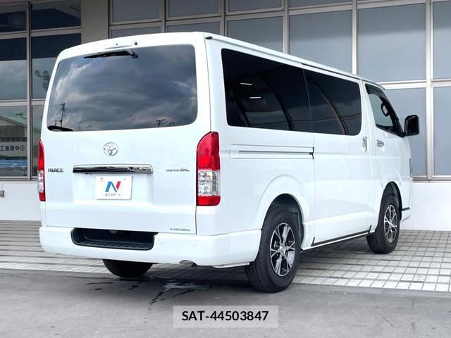 Toyota HIACE VAN 2026-04 8652457-17