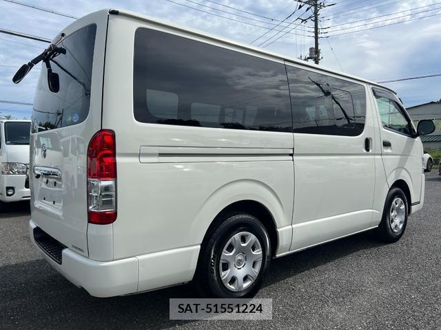 Toyota HIACE VAN 2018-02 8652612-12