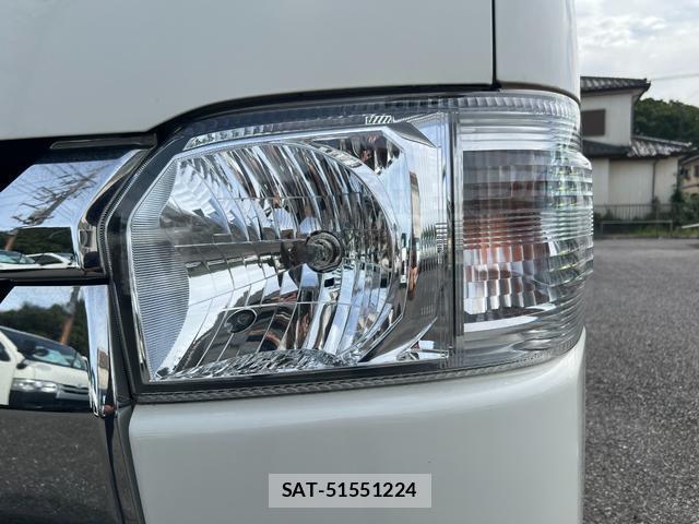 Toyota HIACE VAN 2018-02 8652612-16