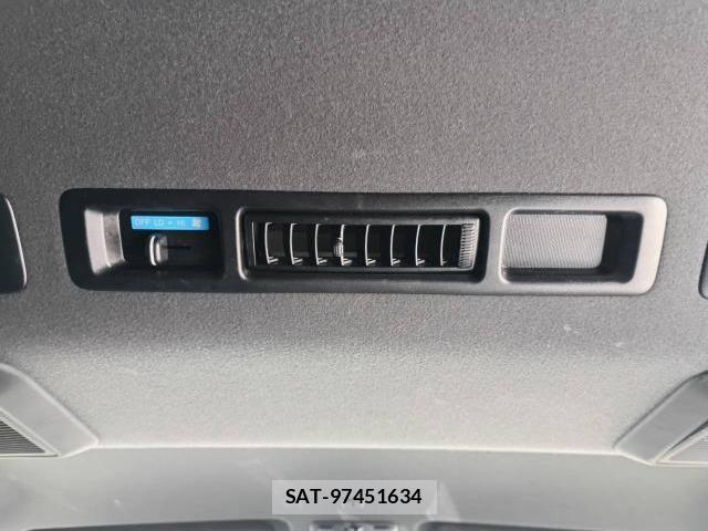 Toyota HIACE VAN 2024-01 8653108-5