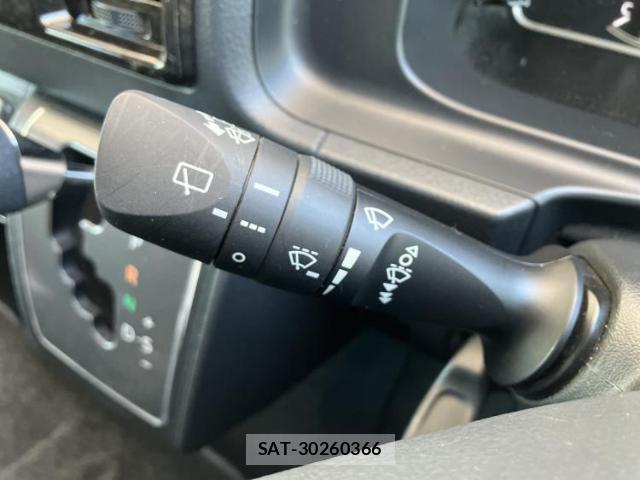 Toyota HIACE VAN 2023-04 8653558-16