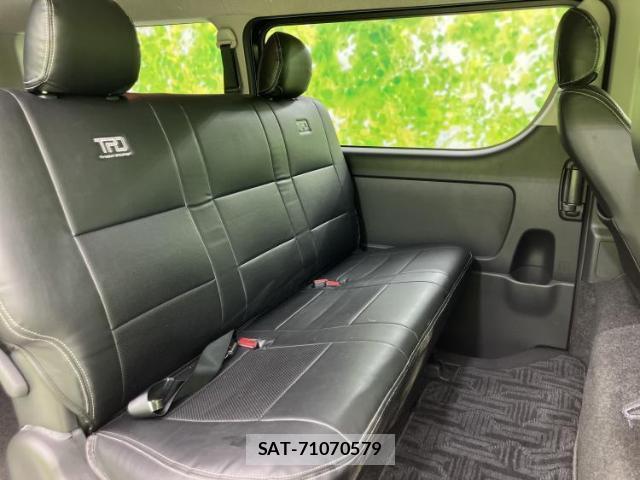 Toyota HIACE VAN 2022-12 8653683-4