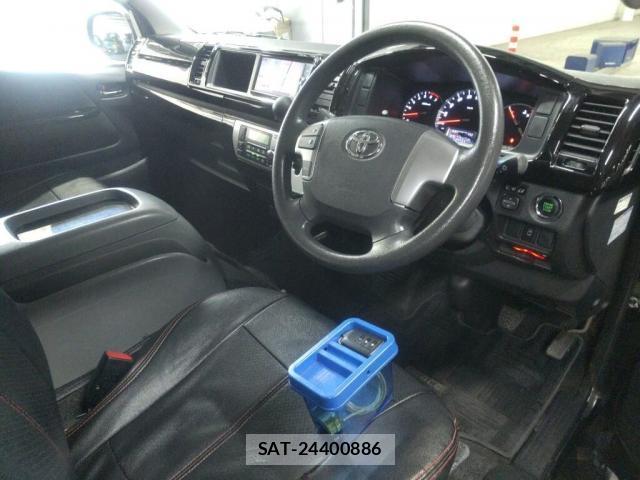 Toyota HIACE WAGON 2015-03 8647167-2