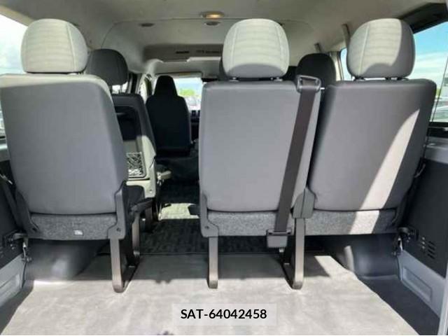 Toyota HIACE WAGON 2019-07 8647351-2