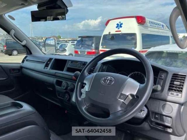 Toyota HIACE WAGON 2019-07 8647351-3