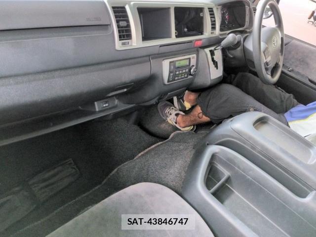Toyota HIACE WAGON 2020-01 8647370-3