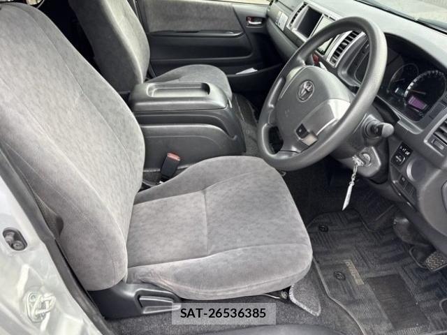 Toyota HIACE WAGON 2020-03 8647373-3