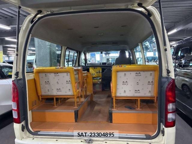 Toyota HIACE WAGON 2007-04 8647379-2