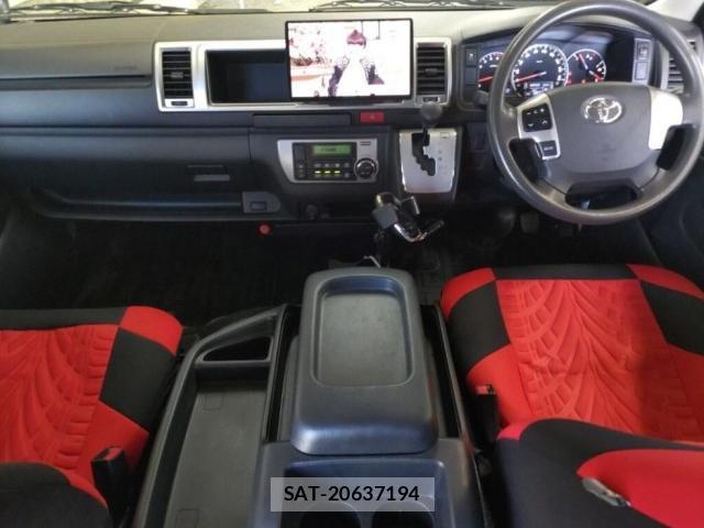 Toyota HIACE WAGON 2017-03 8647409-2