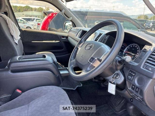 Toyota HIACE WAGON 2019-06 8647437-4