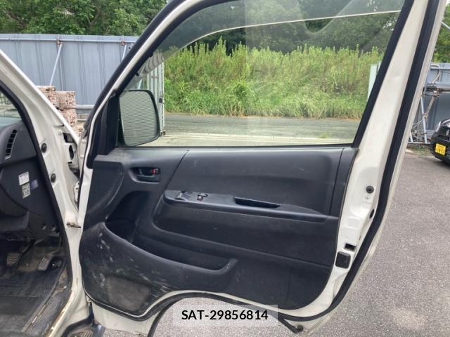 Toyota HIACE WAGON 2016-12 8648384-10