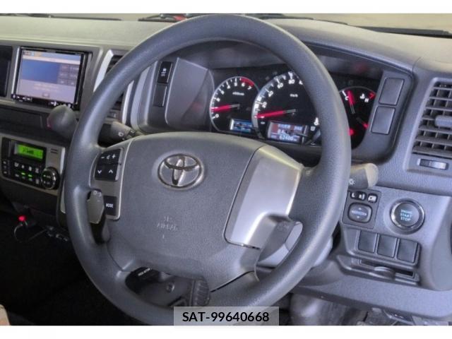 Toyota HIACE WAGON 2017-11 8650513-2