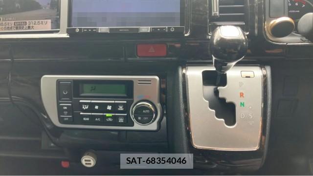 Toyota HIACE WAGON 2015-08 8651446-14