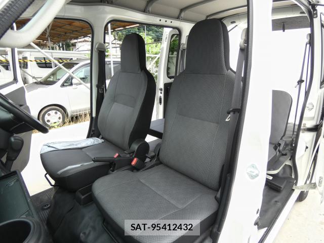 Daihatsu HIJET CARGO 2018-07 8646993-17